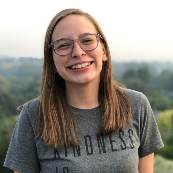 Meet your Posher, Josee - Picture 1 of 1